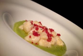 gnocchetti su crema di fave 